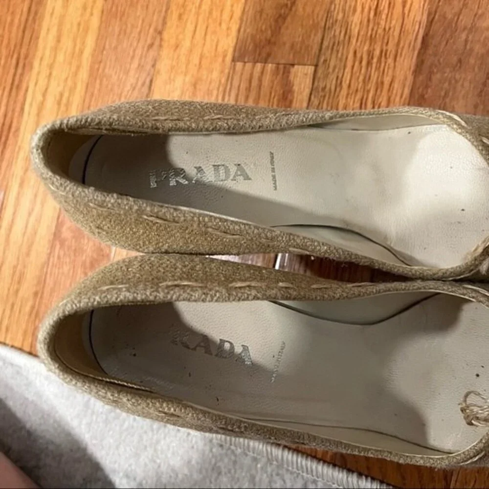 Prada Cream Tweed & Red Leather Round Toe Pump Heels 38